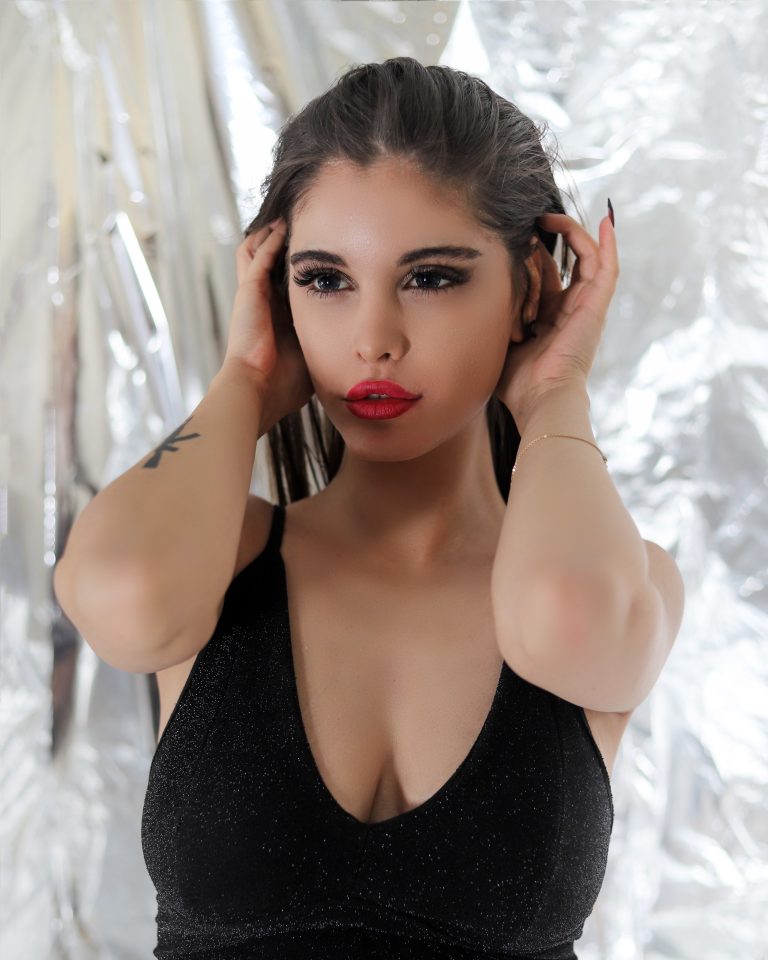 The Rise of Social Media Influencers in the USA: How They Are Changing the Way We Do Business